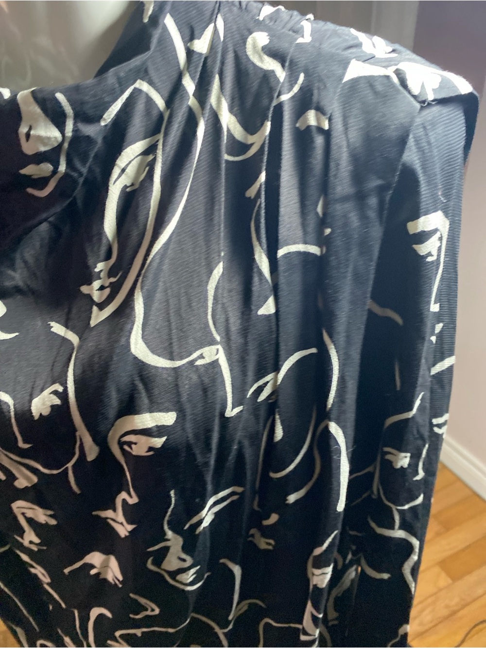 Zara Abstract Face Print Mock Neck Blouse Black White Long Sleeve Art Print Sz M - Picture 7 of 10